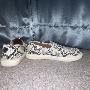 Snake skin flats